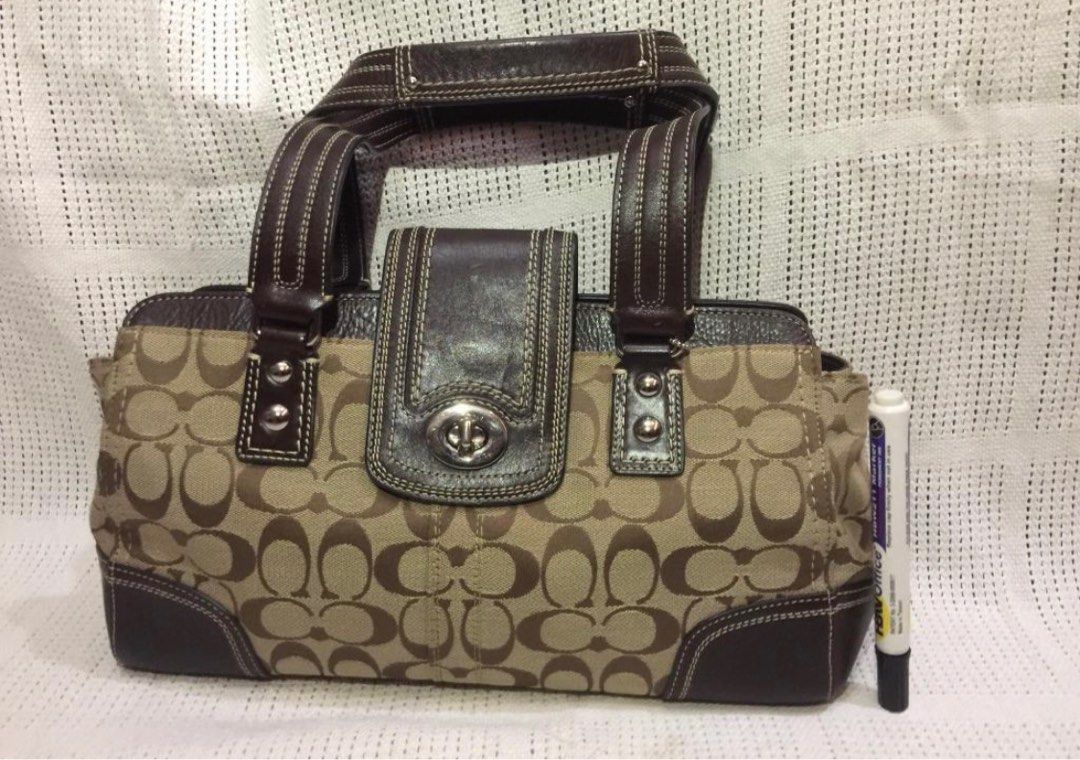 Authentic Coach Doctor’s Bag (Category: Luxury Bags & Wallets) located in Manila. Submitted by radvelarde (Listing ID 1228183361, Image 1). Description: — AUTHENTIC — Never been used — No tag — No Flaws or Issues.