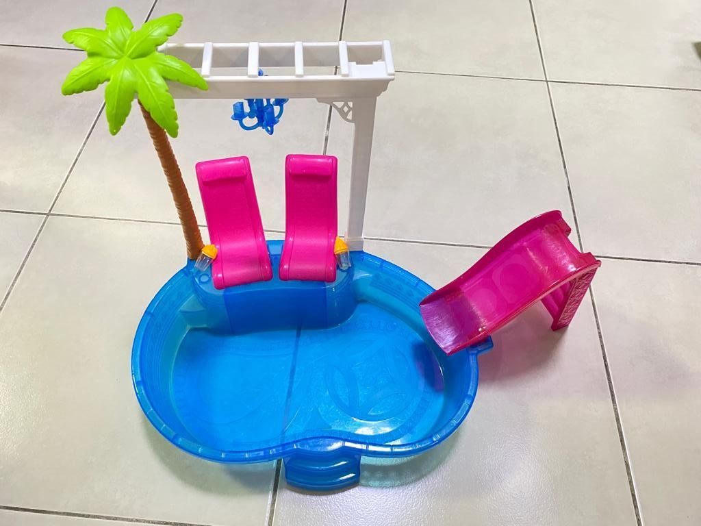 Barbie swimming pool original, Hobbies & Toys, Toys & Games on Carousell