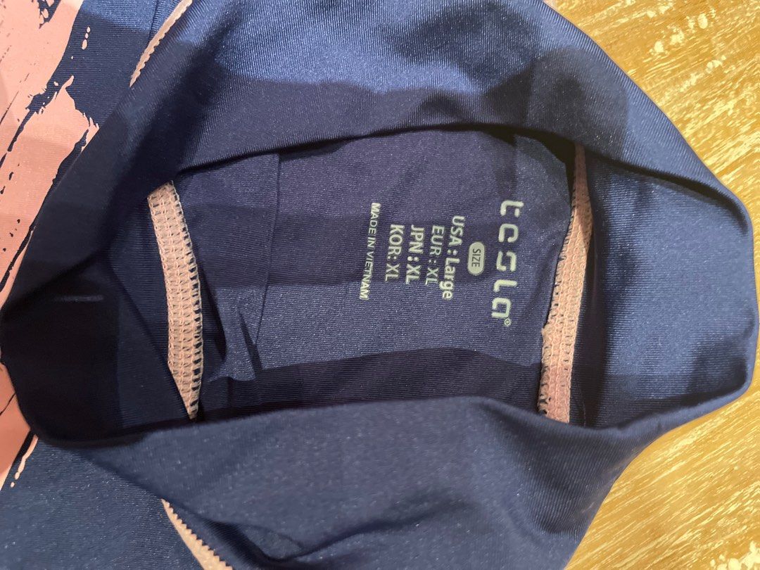 Billabong rash guard, Women's Fashion, Swimwear, Rash Guard on Carousell