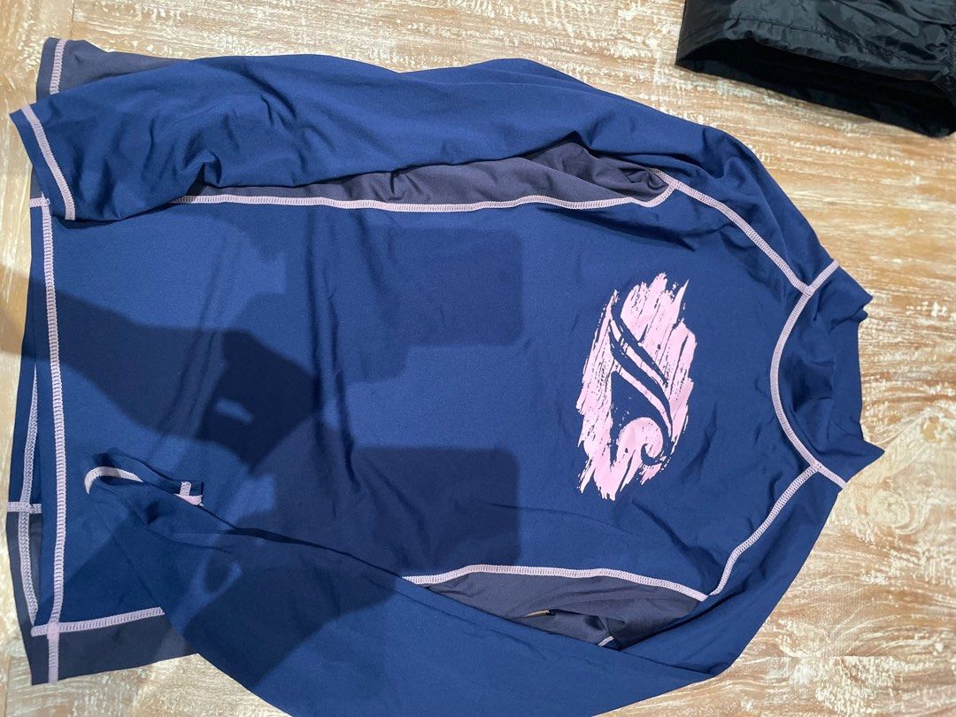 Billabong rash guard, Women's Fashion, Swimwear, Rash Guard on Carousell