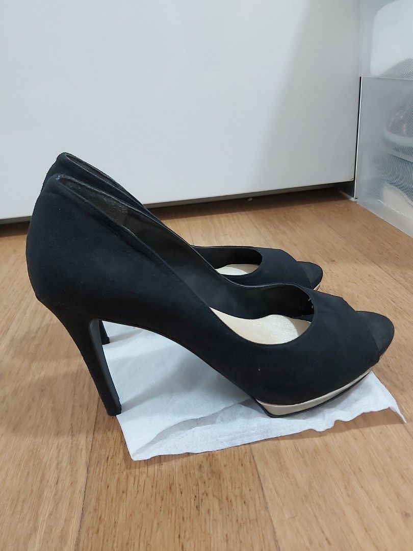 Black and gold platform heels Women s Fashion Footwear Heels on