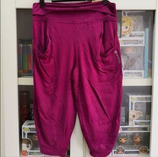 [BN] Reebok Cuffed Capri Pants