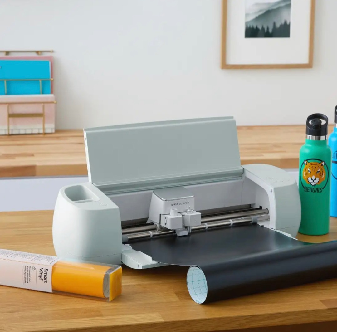 Cricut Explore 3 Smart Cutter vinyl cutting plotter, Computers & Tech