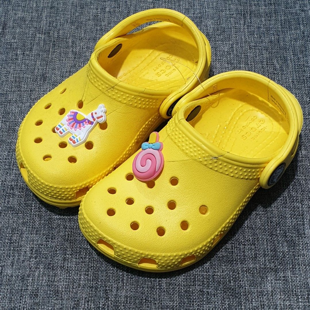 Harga sandal hotsell crocs anak original