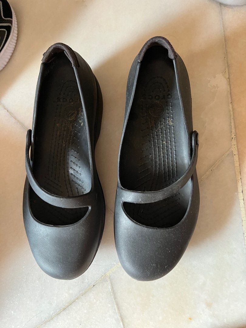 Crocs shoe pump black Mary Jane style , Women's Fashion, Footwear,  Flipflops and Slides on Carousell