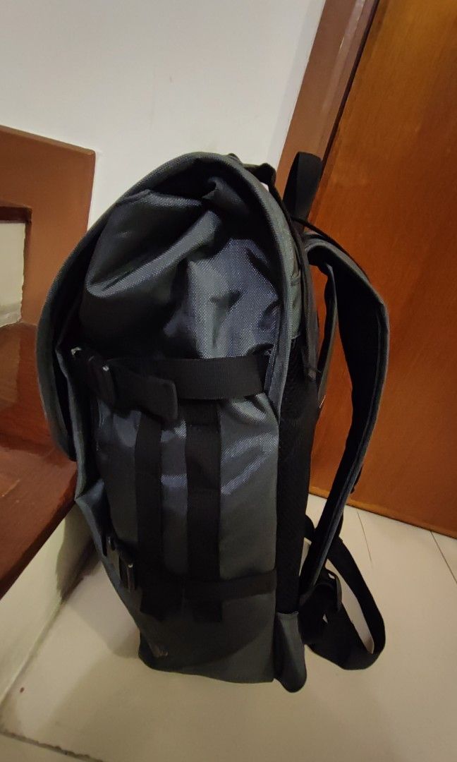 Crumpler muli backpack xl sales