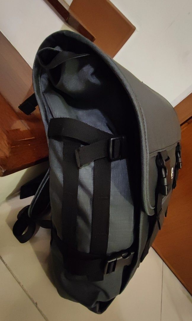 Crumpler muli backpack sales xl