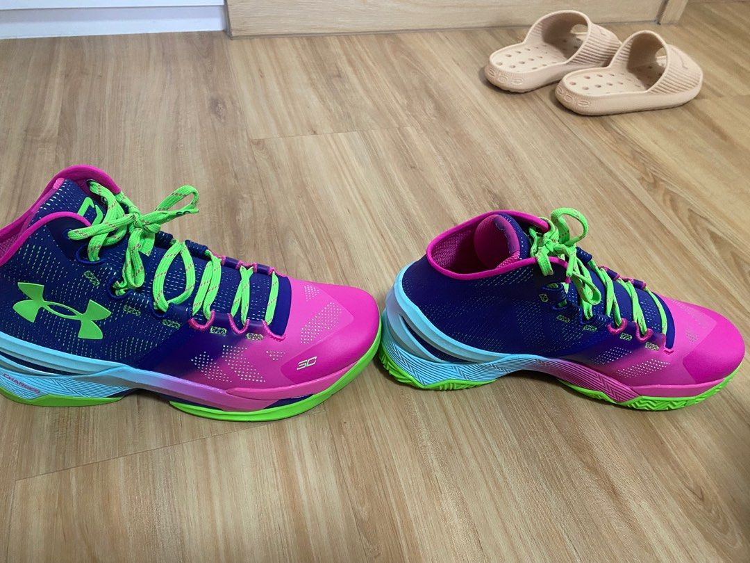 Curry top charged shoes