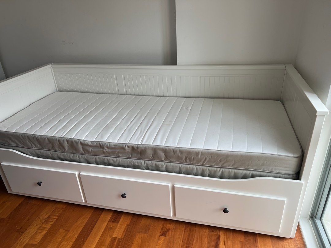 Daybed Hemnes ikea, Furniture & Home Living, Furniture, Bed Frames