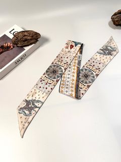 由 konnichiwa_vintage (刊登 ID 1228155990，圖片 1) 提交，位於 的 (類別：)，說明：。