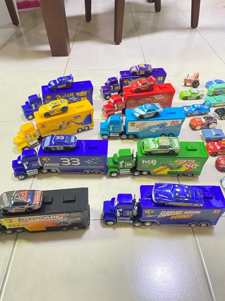 Disney Pixar Cars 3 Lightning McQueen Jackson Storm Cars with