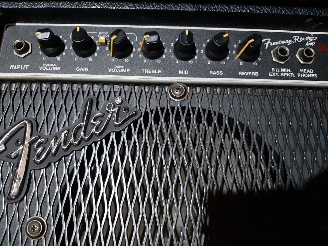 Fender Frontman reverb amplifier for sale, Hobbies & Toys, Music