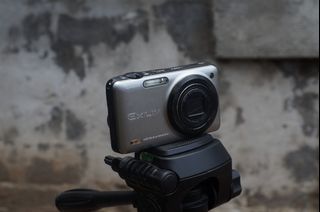 FREE SHIPPING Casio Exilim EX-ZR10