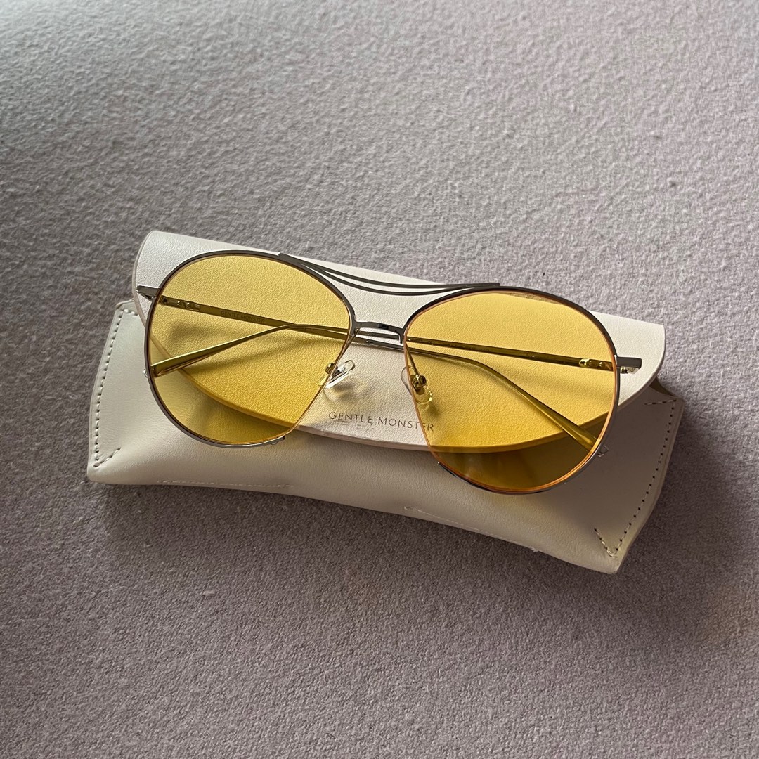 Gentle Monster Yellow Sunglasses, 女裝, 手錶及配件, 眼鏡 Carousell