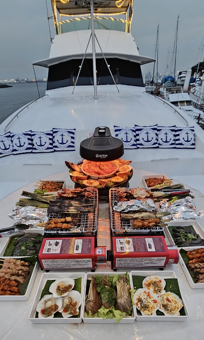 halal yacht dinner