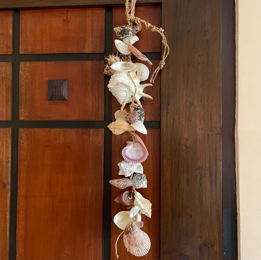 Hanging Sea Shell Decor (Category: Wall Decor) located in Apalit. Submitted by dimenheats (Listing ID 1228070427, Image 1). Description: SF is P74 and up MOD: LBC or J&T Meet up around Pampanga MOP: GCash or Bank Transfer .