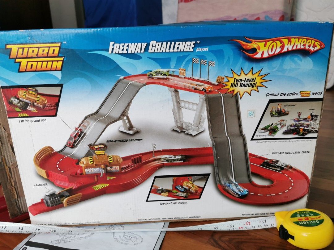 Hot Wheels Turbo Town Freeway Challenge 3+yo Race Track only., Hobbies