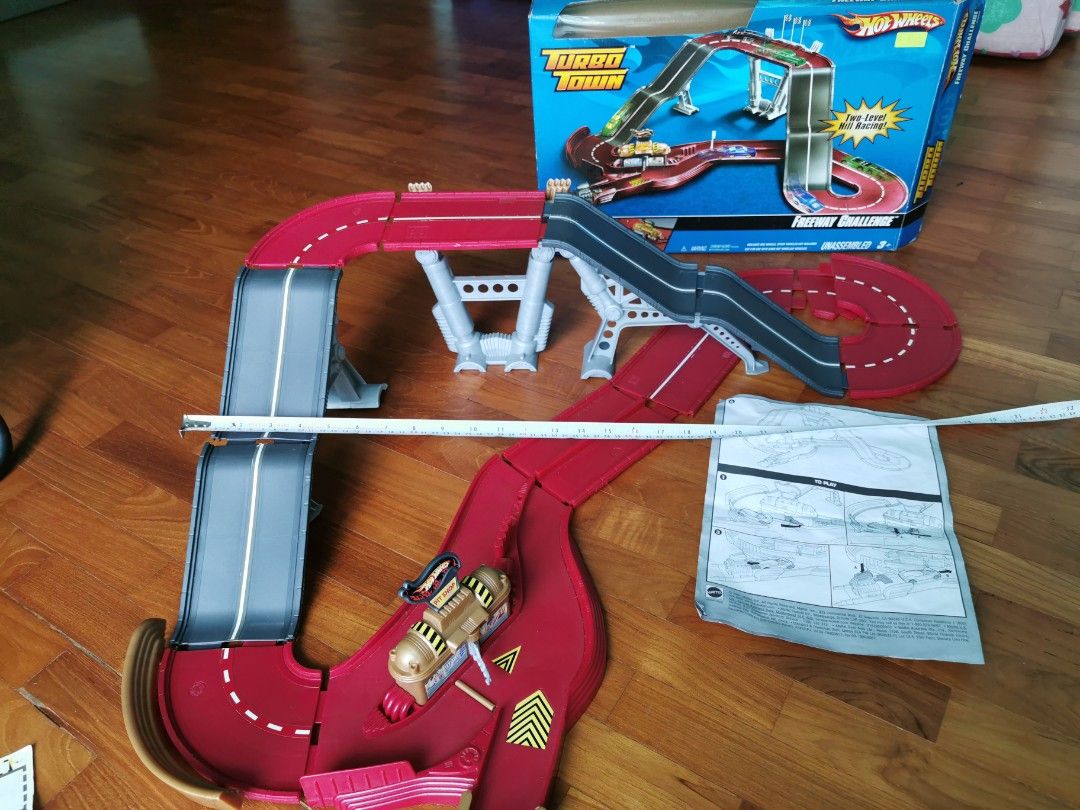 Hot Wheels Turbo Town Freeway Challenge 3+yo Race Track only., Hobbies