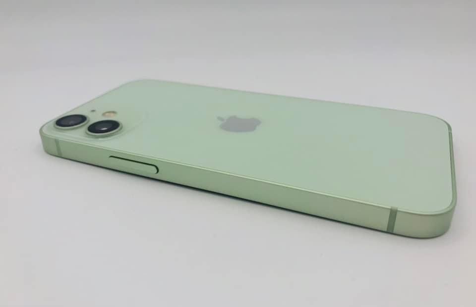 iPhone 12 128gb (Category: iPhone 12 Series) located in Manila. Submitted by TekiCashGadgetsph (Listing ID 1228064380, Image 2). Description: (FU) Openline any sim work Cord and box - Orig IPhone not fake 2ndhand (slightly used) Good as new not abused! Presentable • no issue hidden issues • no apple id / iCloud id • Good batthealth • Good cam front/back • Good Performance • Good face id • Good use / plug & play ! • No lags ready to use Looking fo