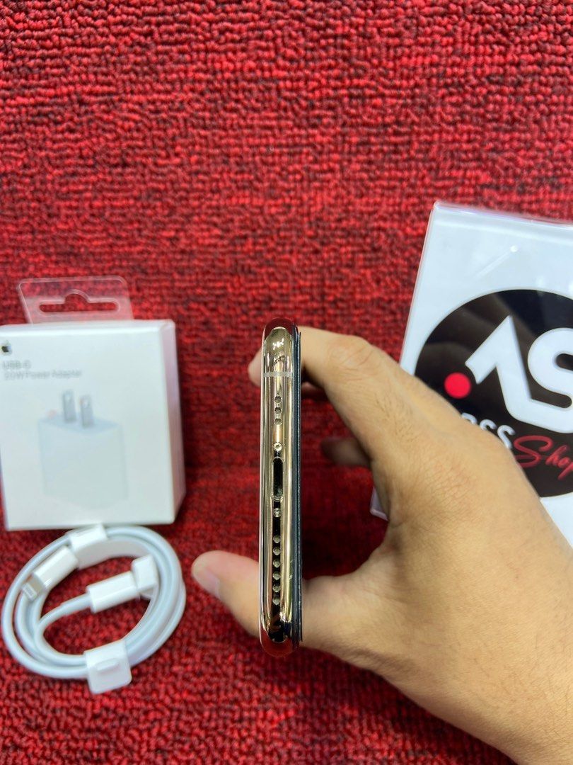 Iphone XS 64GB Globe 80%BH No issue with Freebies (Category: iPhone X Series) located in San Juan City. Submitted by abss_shop_ph (Listing ID 1228162049, Image 3). Description: • S A L E • iPhone XS 64GB Globe Locked (tm,gomo) Gold 80% Battery Health 99% smooth CURRENT PRICE:₱13,995 Only 📣 No issue 📣 No defect 📣 true tone working 📣 Face ID working 📣 All working INCLUSION: Adapter 20W (replacement) Type-c (replacement) Tempered Glass/Clear ca