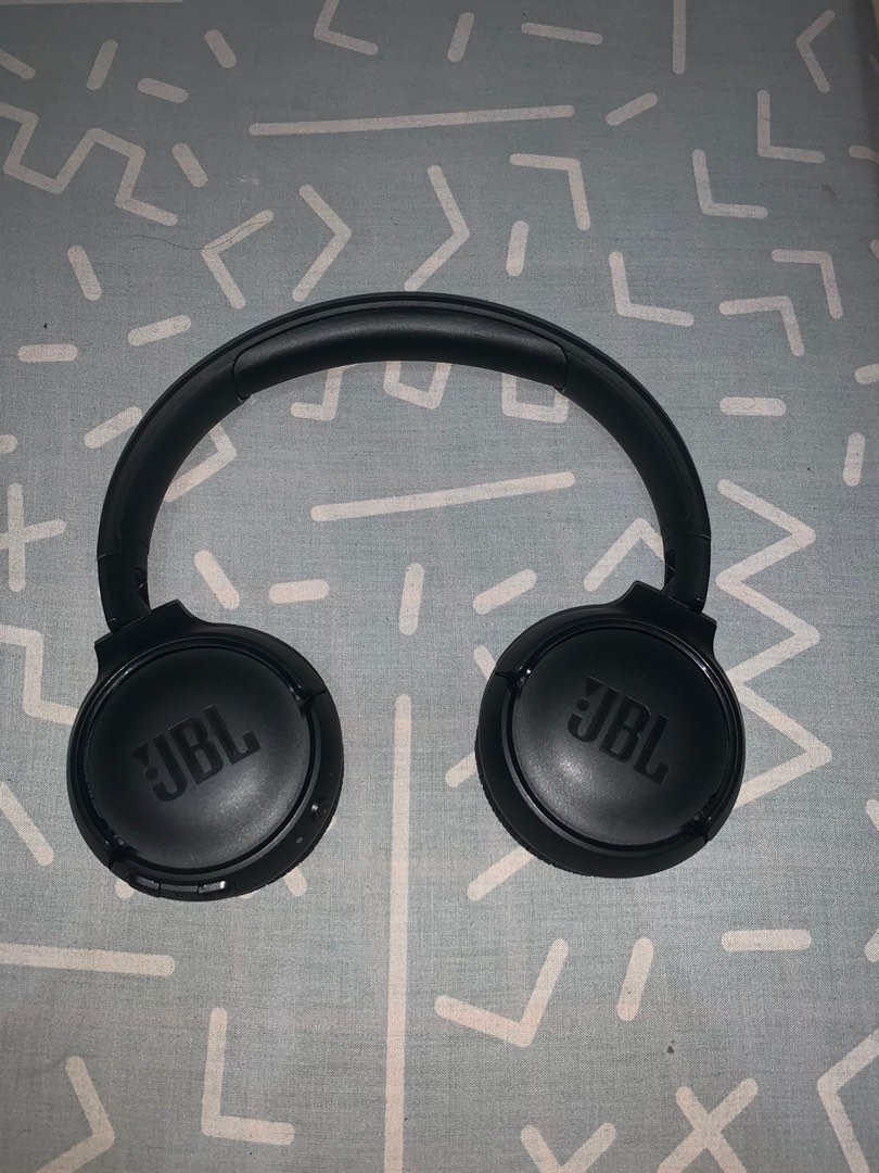 JBL Headphone on Carousell