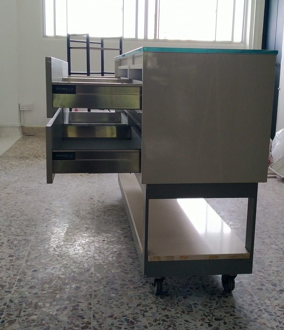 Kitchen Island with castor wheels and tempered glass top, Everything