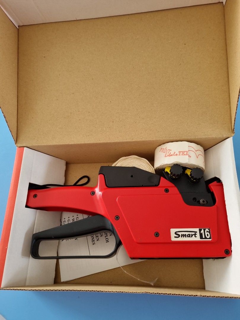 Label Machine (Category: Craft Supplies & Tools) located in Singapore. Submitted by anton1402 (Listing ID 1228126361, Image 2). Description: hand held labeller for price tag..