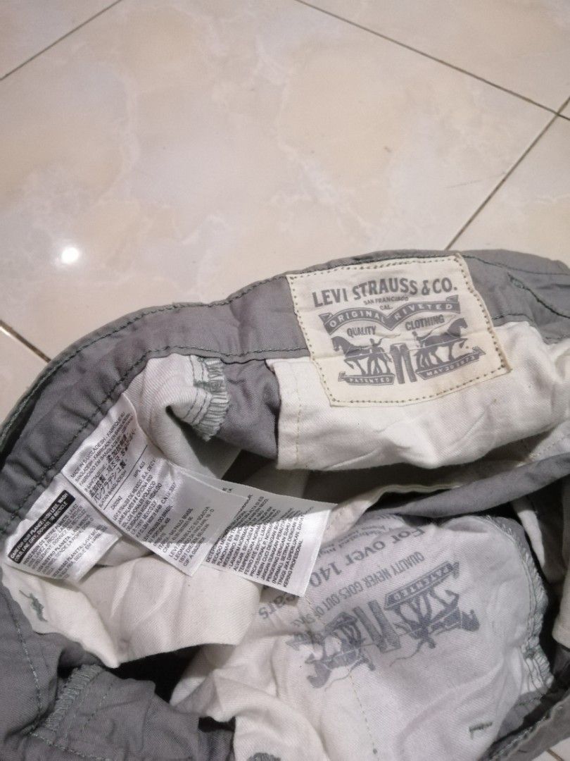 LEVI'S STRAUSS & CO., Men's Fashion, Bottoms, Chinos on Carousell