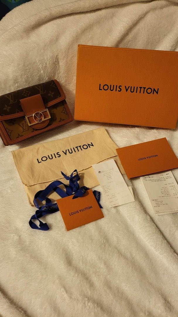LOUIS VUITTON (Category: Luxury Bags & Wallets) located in Caloocan City. Submitted by rdifuntoru54214 (Listing ID 1228103740, Image 1). Description: Louis Vuitton MONOGRAM Dauphine chain wallet Interested? please call/text: 0917-899-5177.