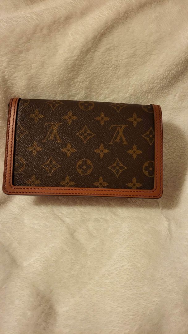 LOUIS VUITTON (Category: Luxury Bags & Wallets) located in Caloocan City. Submitted by rdifuntoru54214 (Listing ID 1228103740, Image 3). Description: Louis Vuitton MONOGRAM Dauphine chain wallet Interested? please call/text: 0917-899-5177.