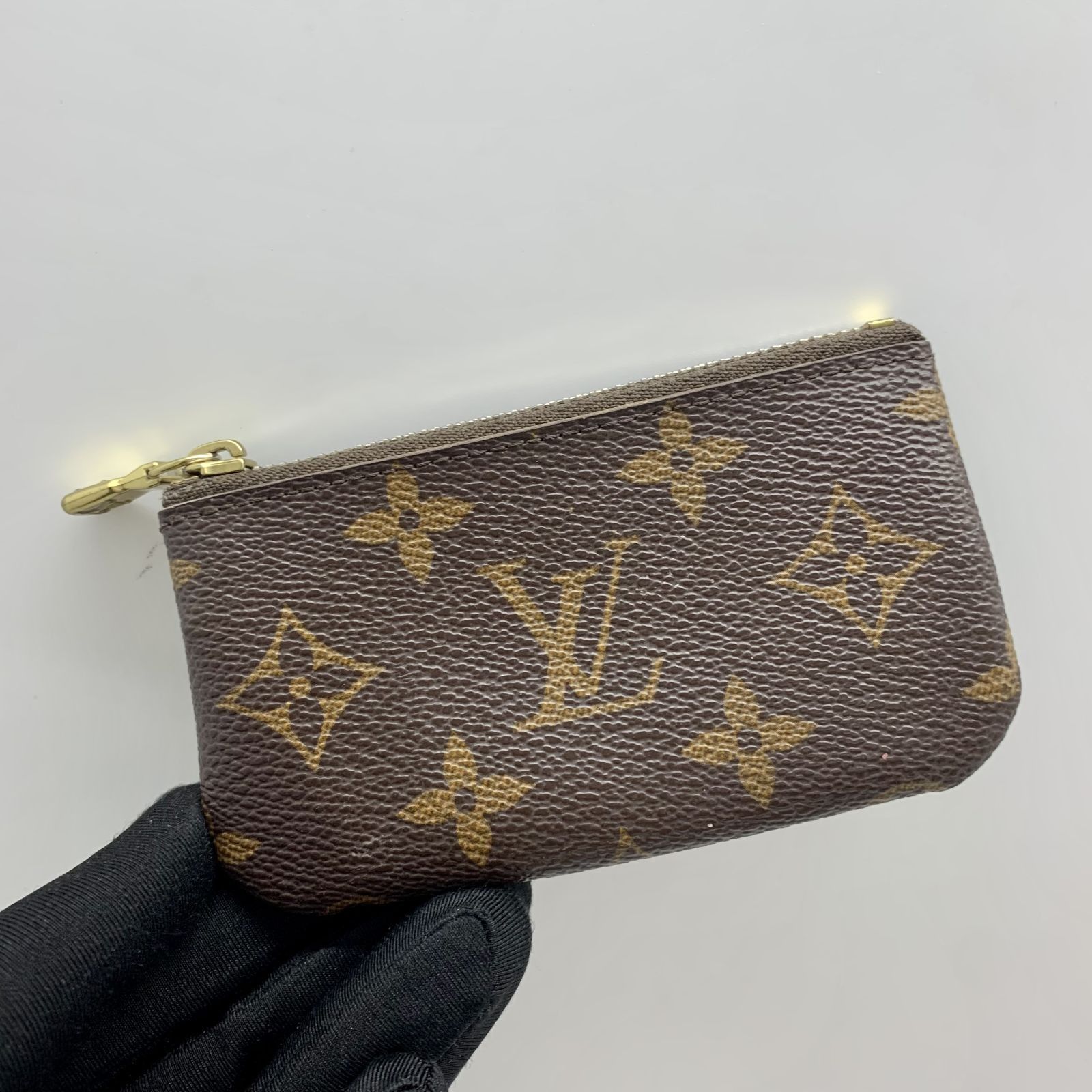 Pre-owned Louis Vuitton Round Coin Pouch Monogram Coated Canvas, Luxury,  Bags & Wallets on Carousell
