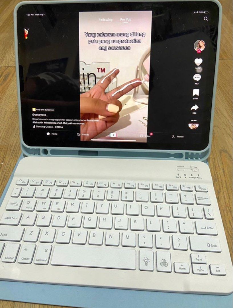 Magnetic Keyboard for ipad (Category: Computer Keyboard) located in Quezon City. Submitted by naptimeph (Listing ID 1228193473, Image 3). Description: Once lang nagamit!!! Dalawa nabili (white and black) gamit ko po yung black 100% working Charger is not included (ginagamit ko po sa black keyboard ko) NOTE: We will send an actual photo/video that this is working before we ship the item. We will also send a photo on how we pack the item. We are no