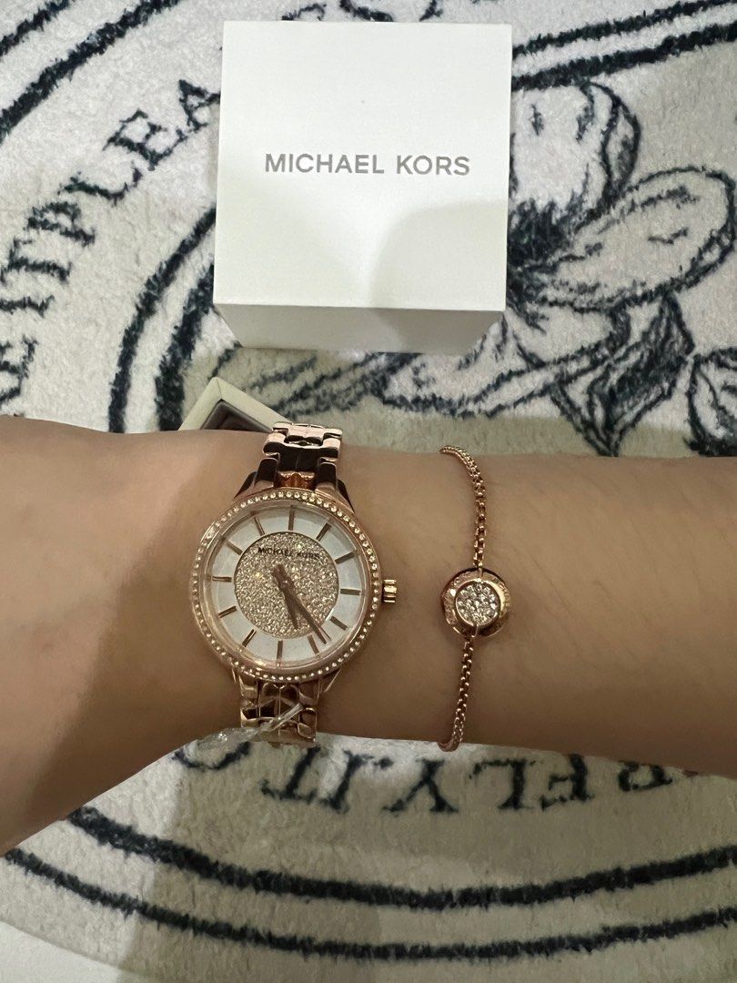Michael Kors photo gallery of womens watches