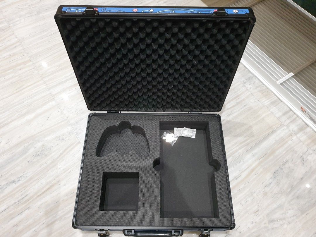 Microsoft XBOX S Hard Suitcase (Special Edition by UOB), Video Gaming