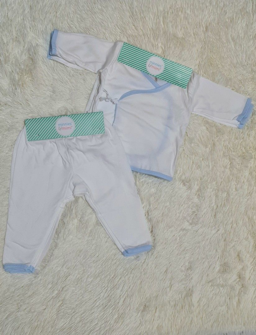 Newborn set clothes (Category: Babies & Kids Fashion) located in Angeles City. Submitted by ann_1021 (Listing ID 1228067527, Image 1). Description: original price posted selling for only 600 3pairs sm brand brandnew size: small (newborn).