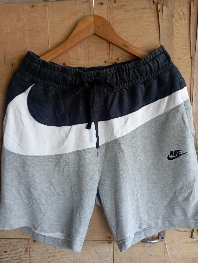 short nike big swoosh