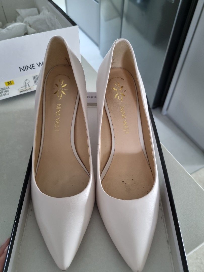 Nine West nude pumps Size 8 Women s Fashion Footwear Heels on