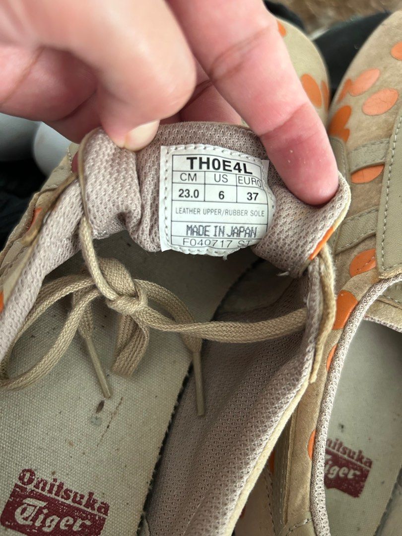 Onitsuka Tiger (Category: Sneakers) located in Singapore. Submitted by hadhinah.osman (Listing ID 1228194336, Image 3). Description: Bought in Japan from limited edition sneaker shop. Only used a few times. Not for fussy buyers, will clean out the inner before passing to buyer. Pls arrange own courier at own cost if un able to do self pickup. Size EUR 37. .