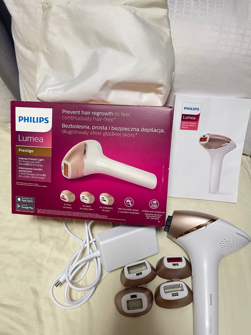 Philips Lumea IPL Hair Removal Device BRI958 450,000 flashes with 4