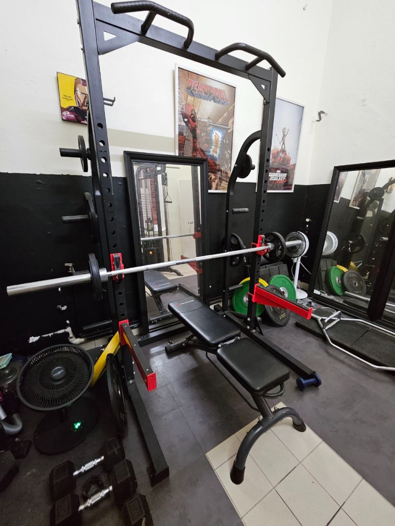 PIVOT HR3250 HALF RACK other items available too