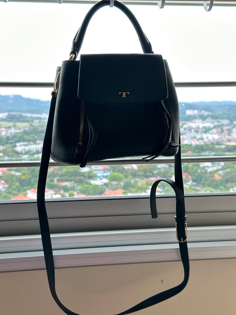 Tory burch half hotsell moon crossbody bag