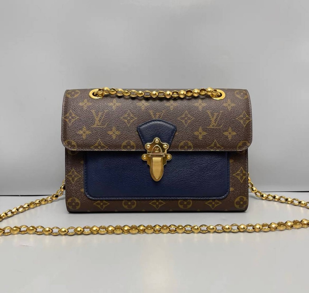 PRE-ORDER ] Preloved Louis Vuitton Vintage Loop Bag. 24*21cm., Luxury, Bags  & Wallets on Carousell