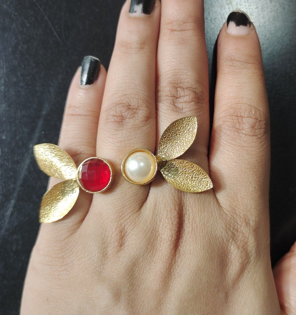 Red flower clearance ring