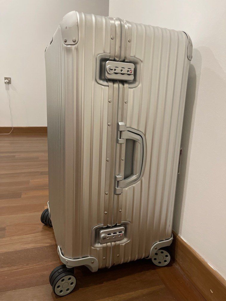 Rimowa salsa 28 multiwheel sports trunk new arrivals