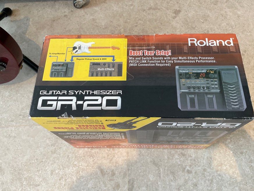 Roland GR20 Guitar Synthesizer with GK3 pickup, Hobbies & Toys, Music