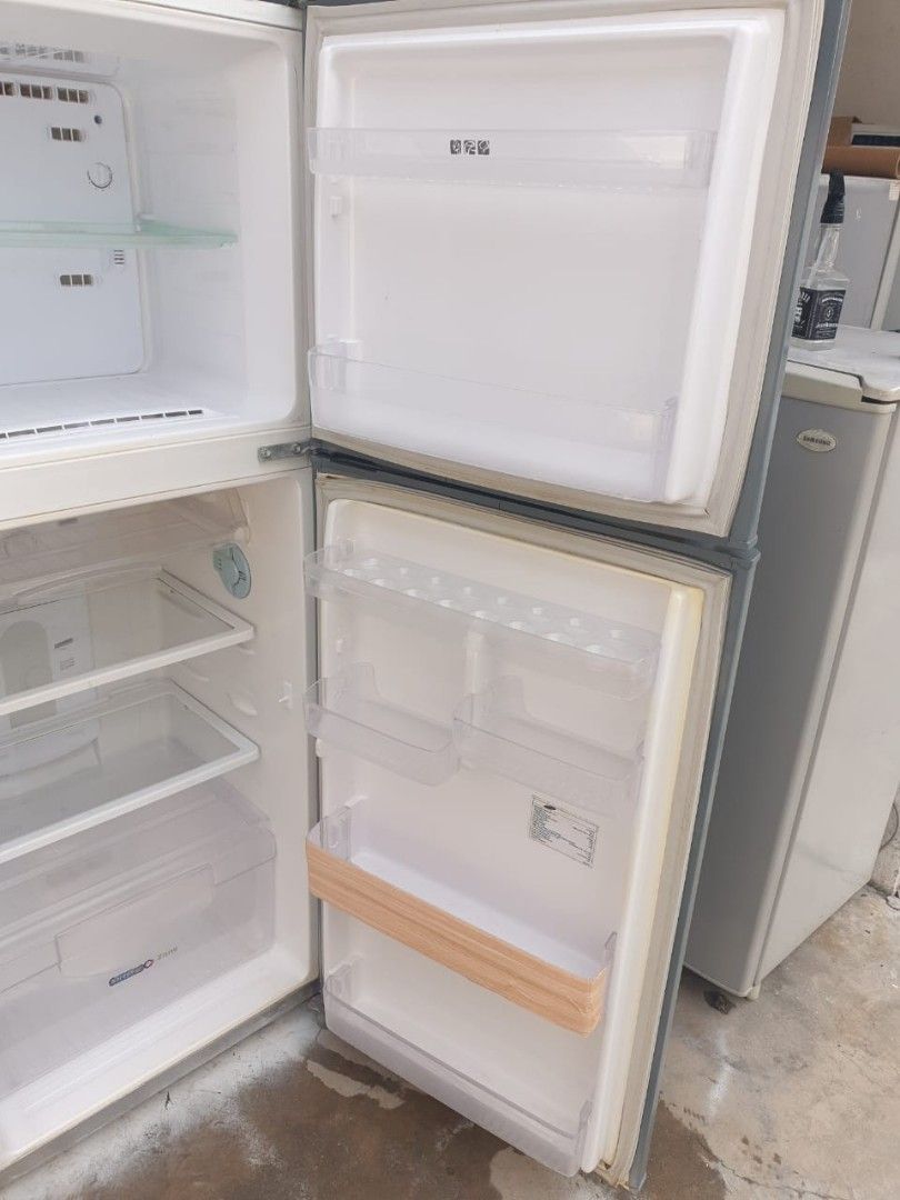 Samsung 2 doors fridge Refrigerator, TV & Home Appliances, Kitchen