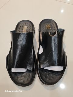 Studded Detail Arabic Sandals