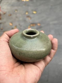 Yuan/ Song dynasty Longquan water pot
