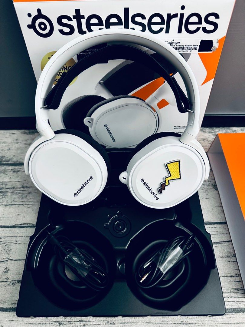 SteelSeries Arctis 3 Gaming Headset (White), Audio, Headphones