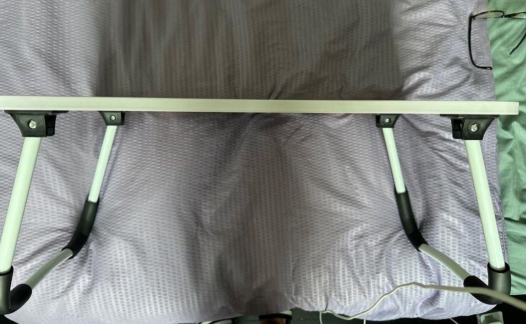 Study Table (Category: Tables & Sets) located in Singapore. Submitted by harsh2727 (Listing ID 1228153182, Image 2). Description: Very Comfortable Study Table.
